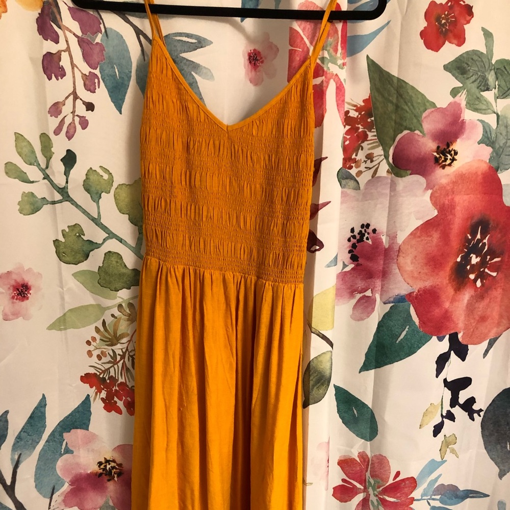 Pretty yellow maxi dress